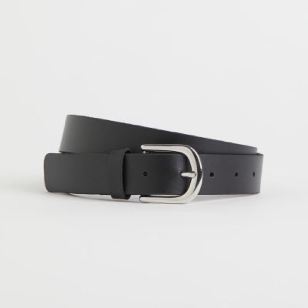 Leather belt with metal buckle. 1 inch width